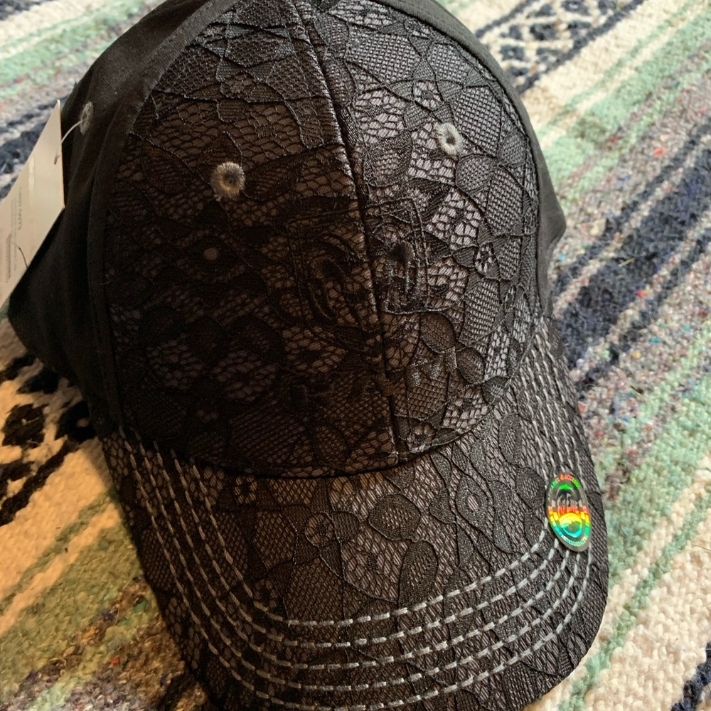 NWT Women’s Ram Lace Hat